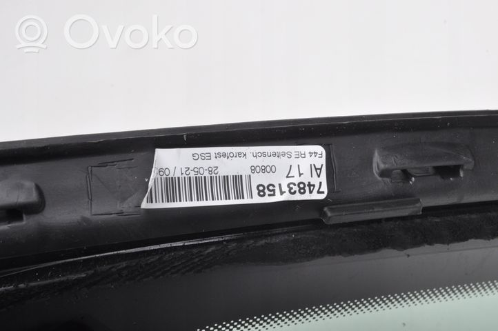 BMW 2 F44 Vetro del deflettore posteriore 7483158