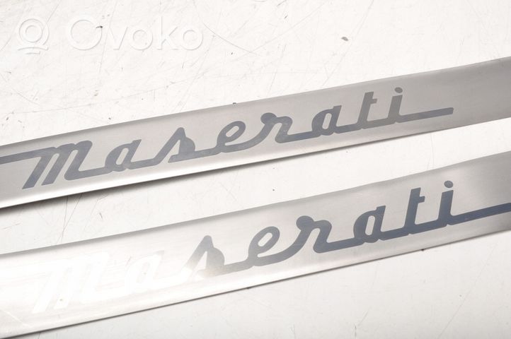 Maserati Ghibli Kynnyksen/sivuhelman lista KOMPLET
