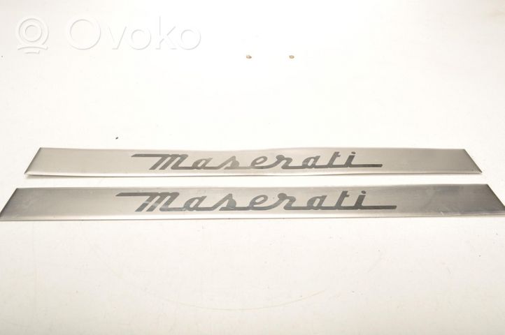 Maserati Ghibli Garniture de marche-pieds / jupe latérale 