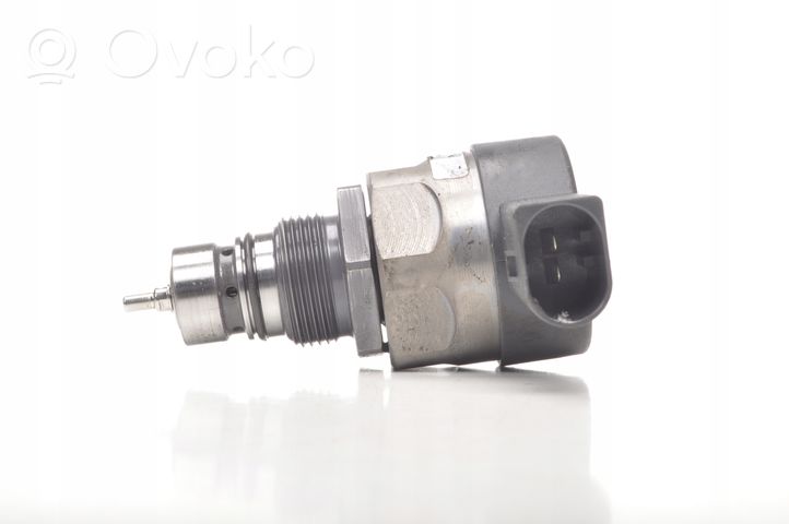 BMW 1 F40 Fuel pressure sensor 0281006886