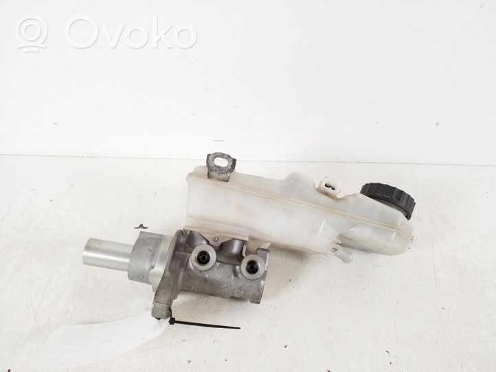 Toyota Avensis T270 Główny cylinder hamulca 47201-09370