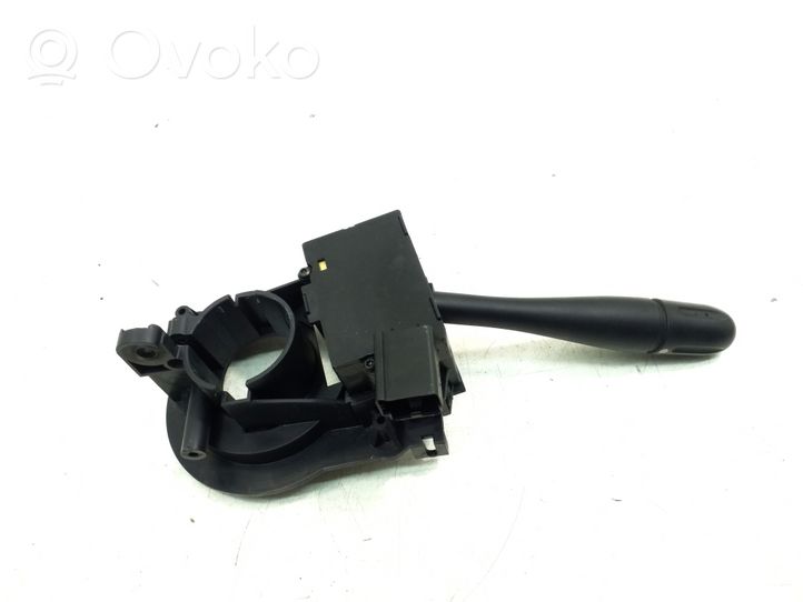 Chrysler Town & Country IV Leva/interruttore dell’indicatore di direzione e tergicristallo 4685711AA