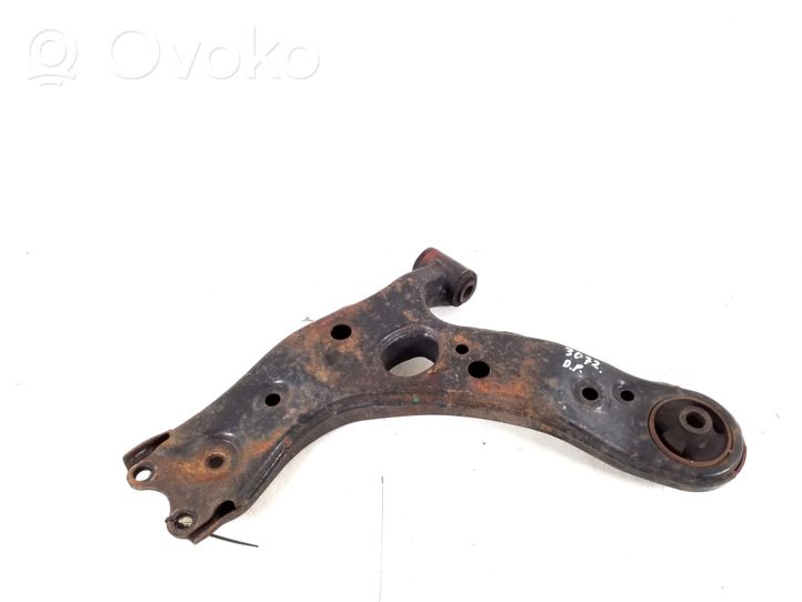 Toyota Auris 150 Fourchette, bras de suspension inférieur avant 48068-02140