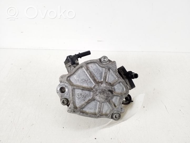 Volvo V40 Pompe à vide 9684786780