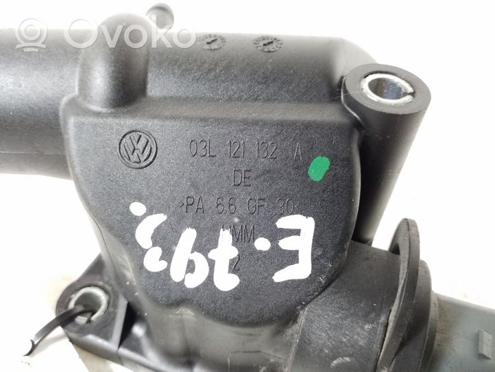 Audi A4 S4 B8 8K Termostato/alloggiamento del termostato 03L121132A