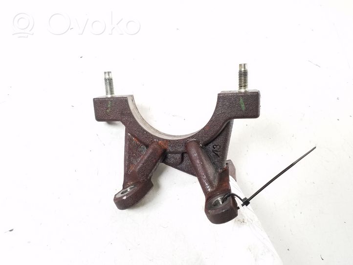 Volvo V60 Staffa del cuscinetto di supporto dell’albero di trasmissione 4M513K305EA