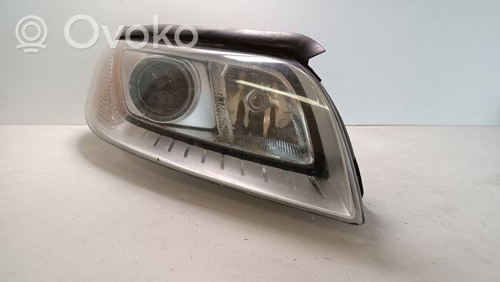 Volvo V70 Lampa przednia 31214348