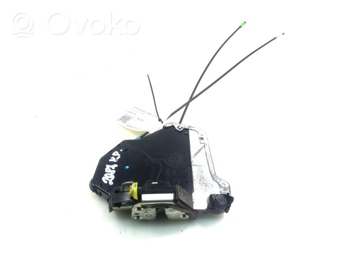 Toyota Verso Front door lock 6904002240