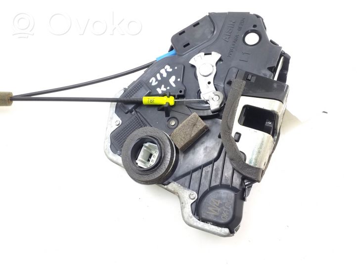 Toyota Avensis T270 Front door lock 6904005150