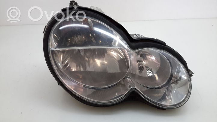 Mercedes-Benz CLC CL203 Lampa przednia A2038204861