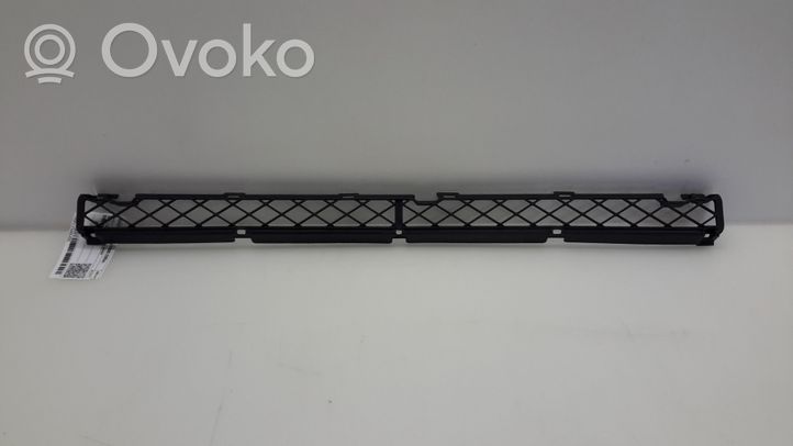 Toyota RAV 4 (XA20) Kratka dolna zderzaka przedniego 5311242030