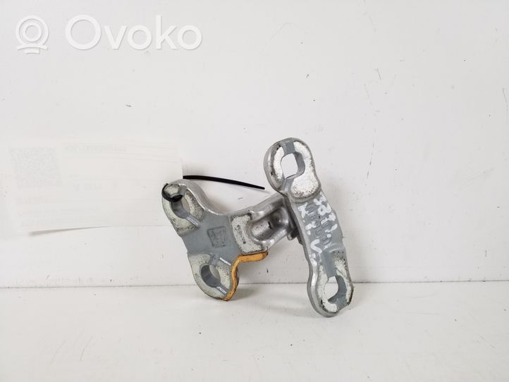 Volvo V50 Front door upper hinge 30784887