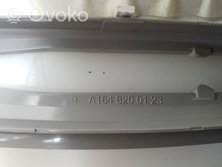 Mercedes-Benz GL X164 Lampka podsufitki tylna A1648200123