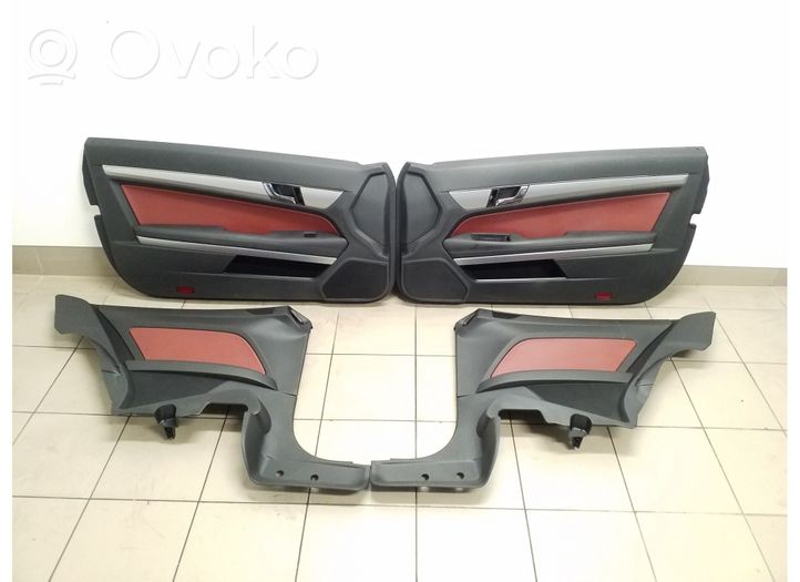 Mercedes-Benz E C207 W207 Set interni 