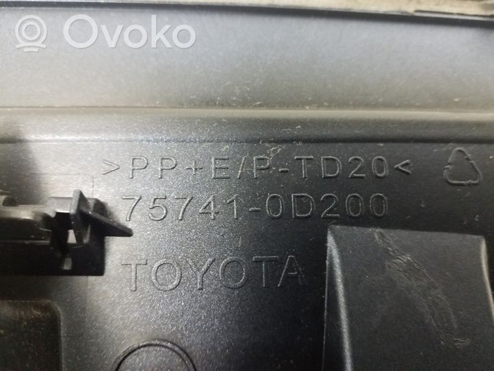 Toyota Yaris Listwa drzwi tylnych 757410D200