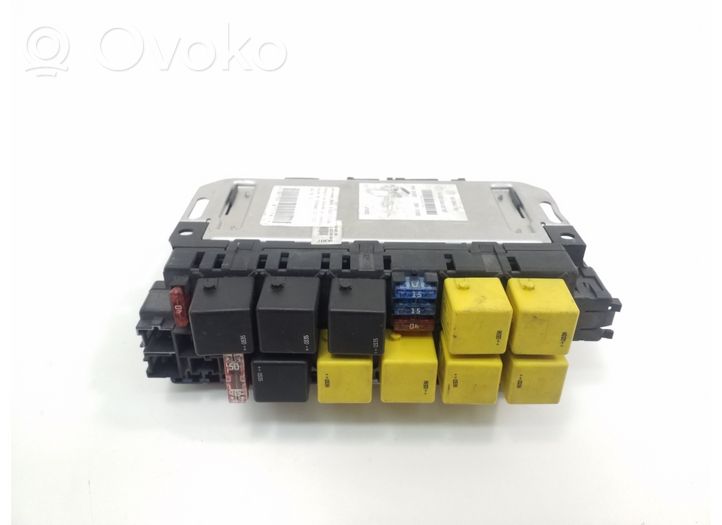 Mercedes-Benz S W220 Module de fusibles A0325458232