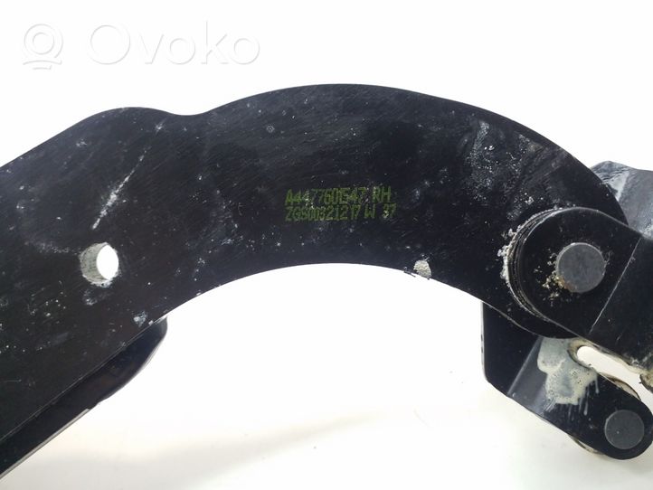 Mercedes-Benz Vito Viano W447 Guida/cerniera inferiore del rullo del portellone scorrevole A4477601547