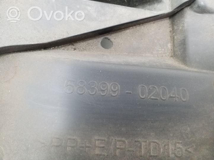 Toyota Auris E180 Osłona tylna podwozia pod bagażnik 5839902040