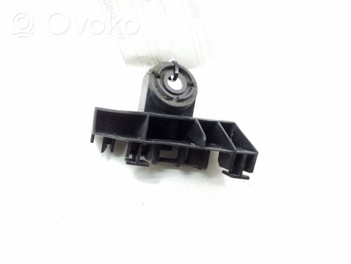 Toyota Auris E180 Support de pare-chocs arrière 5256202190