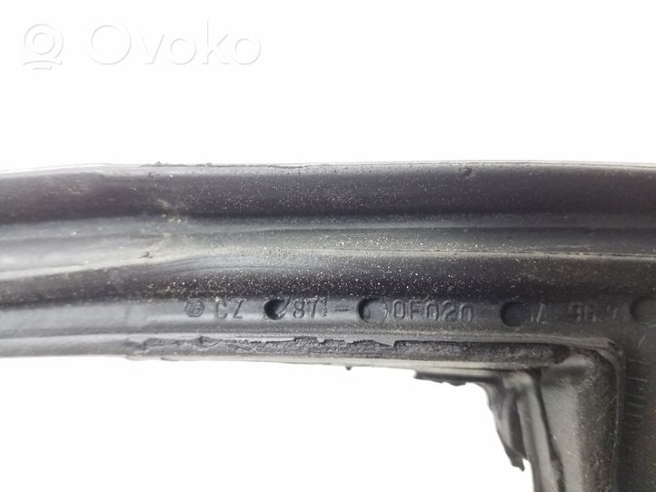 Toyota Verso Gumowa uszczelka drzwi tylnych 678710F020