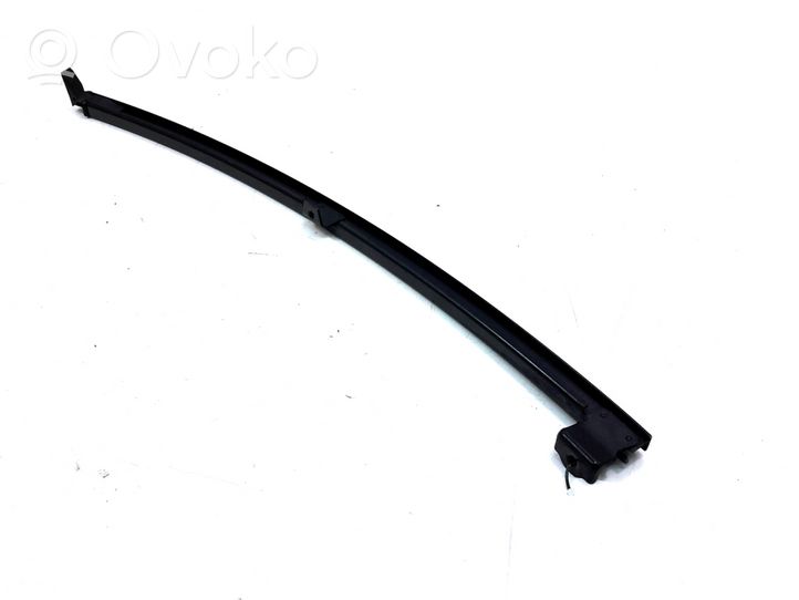 Toyota Prius (XW50) Rail de pare-brise de porte arrière 6740747050