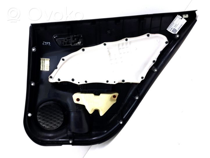 Toyota Prius (XW50) Rivestimento del pannello della portiera posteriore 6764047B00