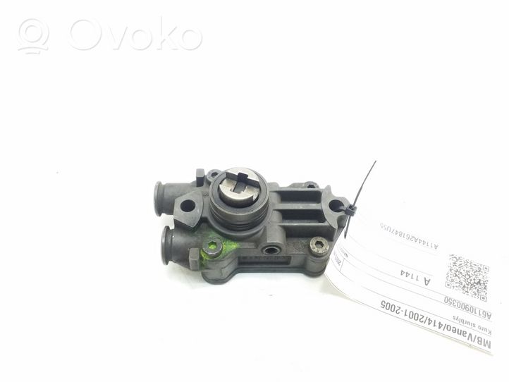 Mercedes-Benz Vaneo W414 Polttoaineen ruiskutuksen suurpainepumppu A6110900350