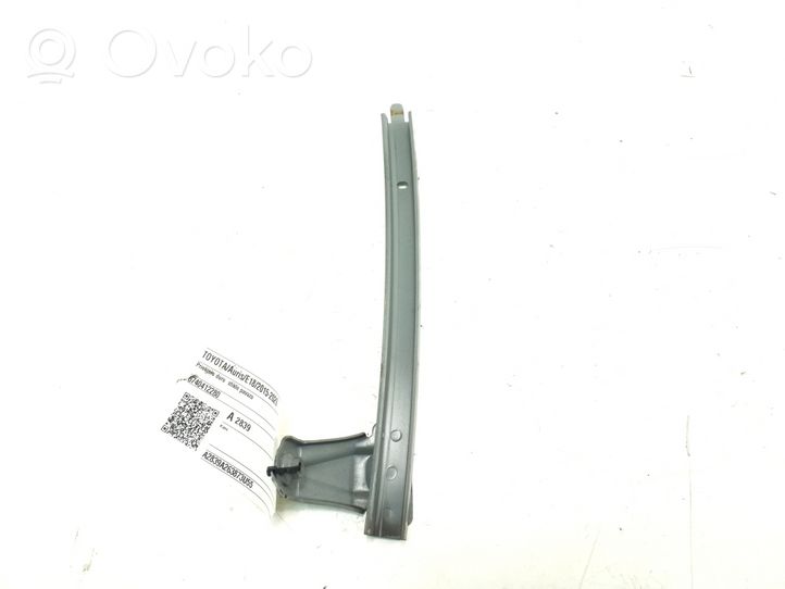 Toyota Auris E180 Oven lasin kisko 6740412280