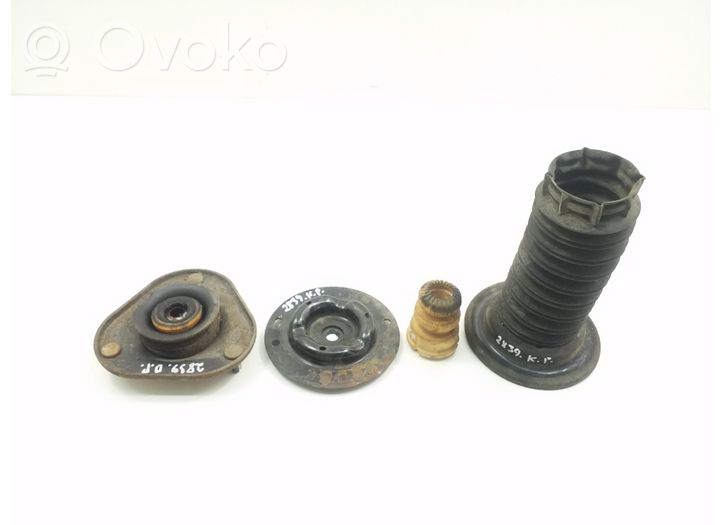 Toyota Auris E180 Tampone antiurto dell’ammortizzatore anteriore 4860902240