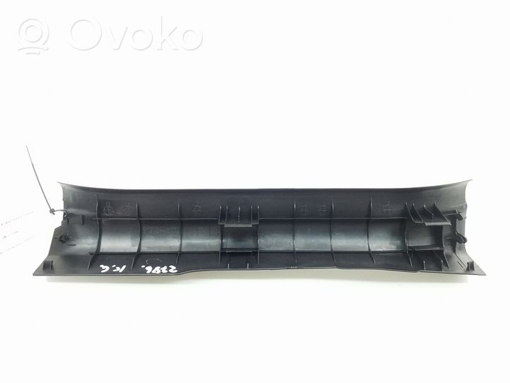 Toyota RAV 4 (XA40) Takaoven kynnyksen suojalista 6791842070