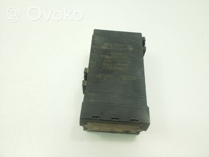 Chrysler Town & Country IV Module de fusibles 5144579AB