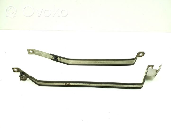 Toyota RAV 4 (XA40) Fuel tank mounting bracket 