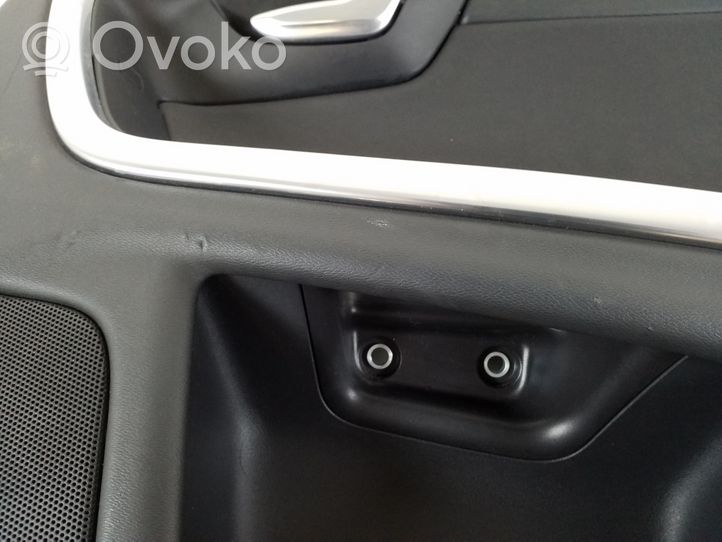 Volvo V60 Boczki / Poszycie drzwi tylnych 39820126