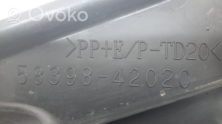 Toyota RAV 4 (XA30) Osłona tylna podwozia pod bagażnik 5839842020