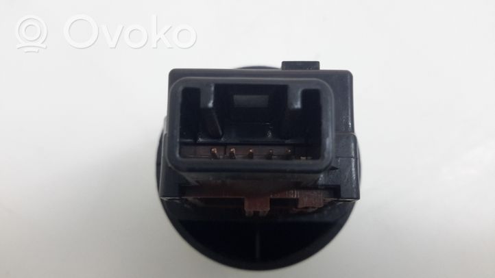 Toyota RAV 4 (XA30) Przełącznik blokady mostu 8472442020