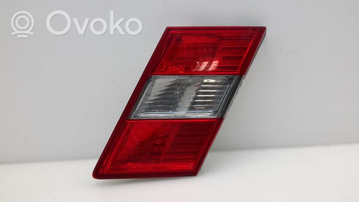 Mercedes-Benz CLC CL203 Lampy tylnej klapy bagażnika A2038205464