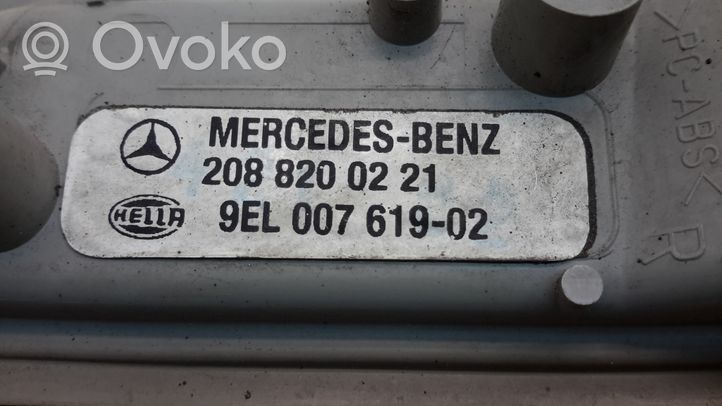 Mercedes-Benz CLK A208 C208 Priekšējais pagrieziena lukturis A2088200221