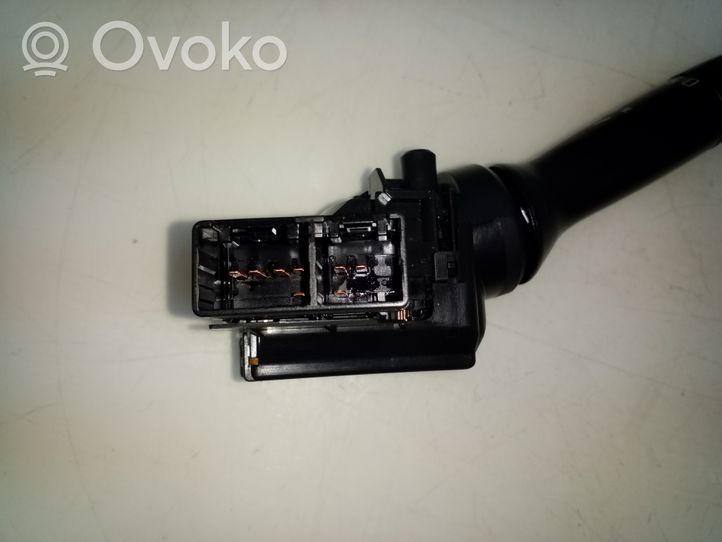 Toyota Yaris Leva/interruttore dell’indicatore di direzione e tergicristallo 846520D030