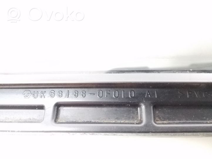 Toyota Verso Szyba karoseryjna drzwi tylnych 681230F010