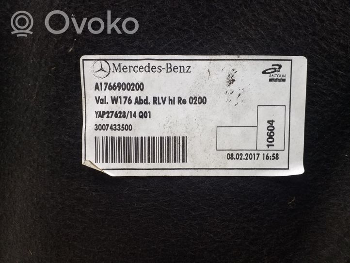 Mercedes-Benz A W176 Rivestimento paraspruzzi parafango posteriore A1766900200