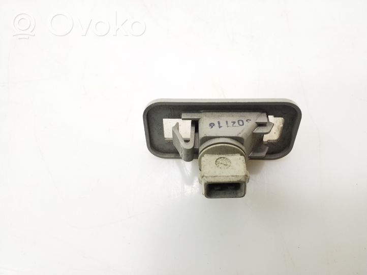 Toyota RAV 4 (XA30) Lampa oświetlenia tylnej tablicy rejestracyjnej 8127002070