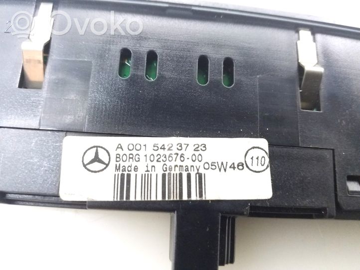 Mercedes-Benz R W251 Pysäköintitutkan anturin näyttö (PDC) A0015423723