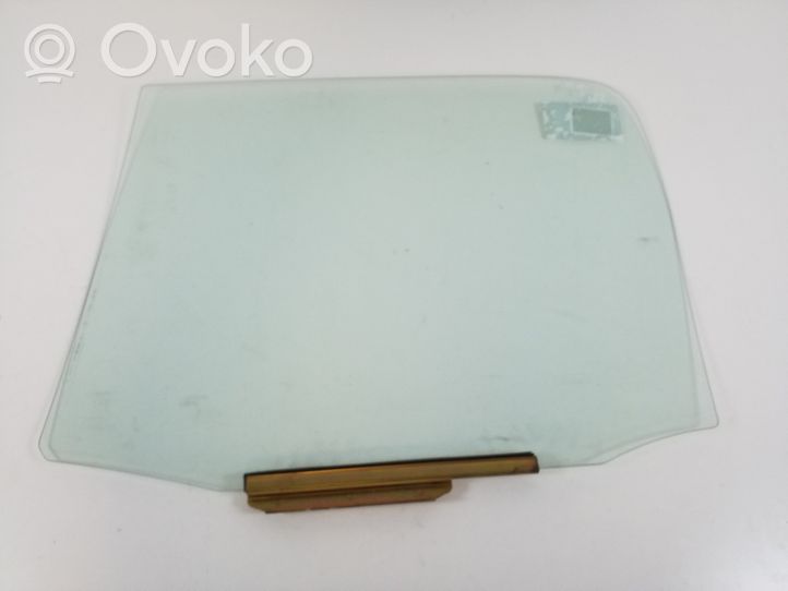 Toyota Yaris Verso Pagrindinis galinių durų stiklas 68140-52110