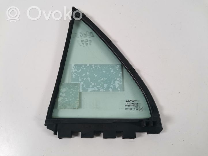 Toyota Corolla E120 E130 Rear vent window glass 68123-02060