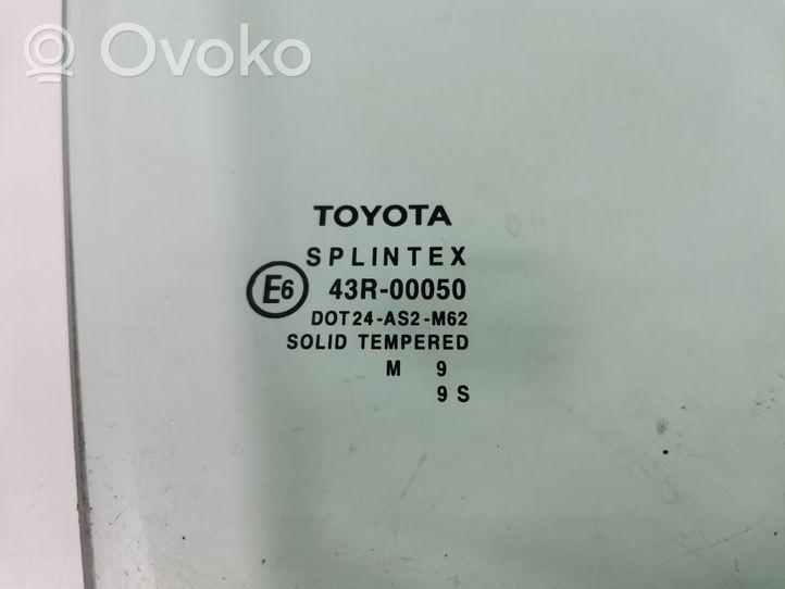 Toyota Avensis T220 Etuoven ikkunalasi, neliovinen malli 68101-05020