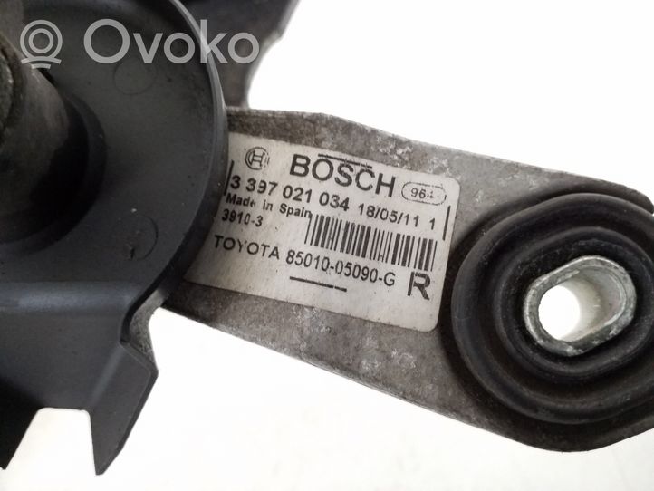 Toyota Avensis T270 Etupyyhkimen vivusto ja moottori 85010-05090