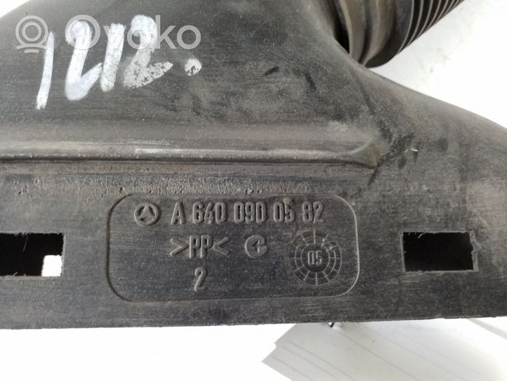 Mercedes-Benz A W169 Część rury dolotu powietrza A6400900582