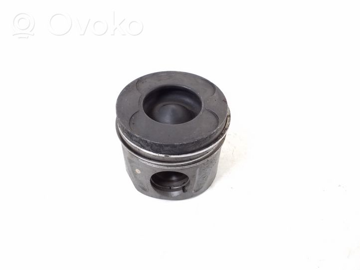 Mercedes-Benz A W169 Piston avec bielle A6400300417