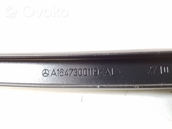 Mercedes-Benz ML W164 Rail de pare-brise de porte arrière A1647300119