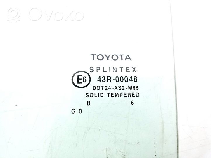 Toyota Corolla E120 E130 Vitre de fenêtre porte arrière 68104-02080